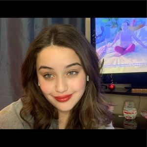 Meet your Posher, Julia